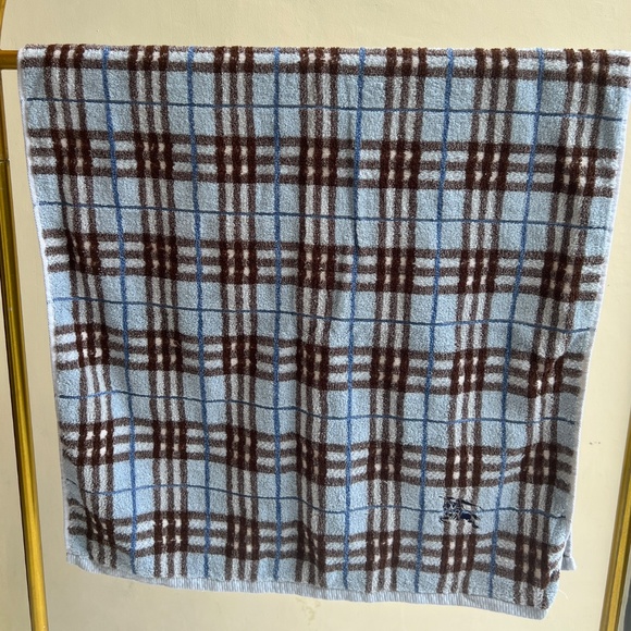 Burberry Bath Beach Towel Unused RARE Unisex - Picture 3 of 9